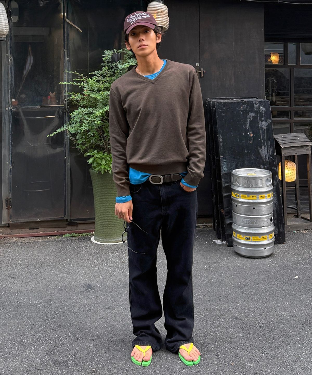 웬즈데이오아시스(WEDNESDAY OASIS) 워셔블 소프트 브이넥 니트_KHAKI BROWN(WCB6KN104)