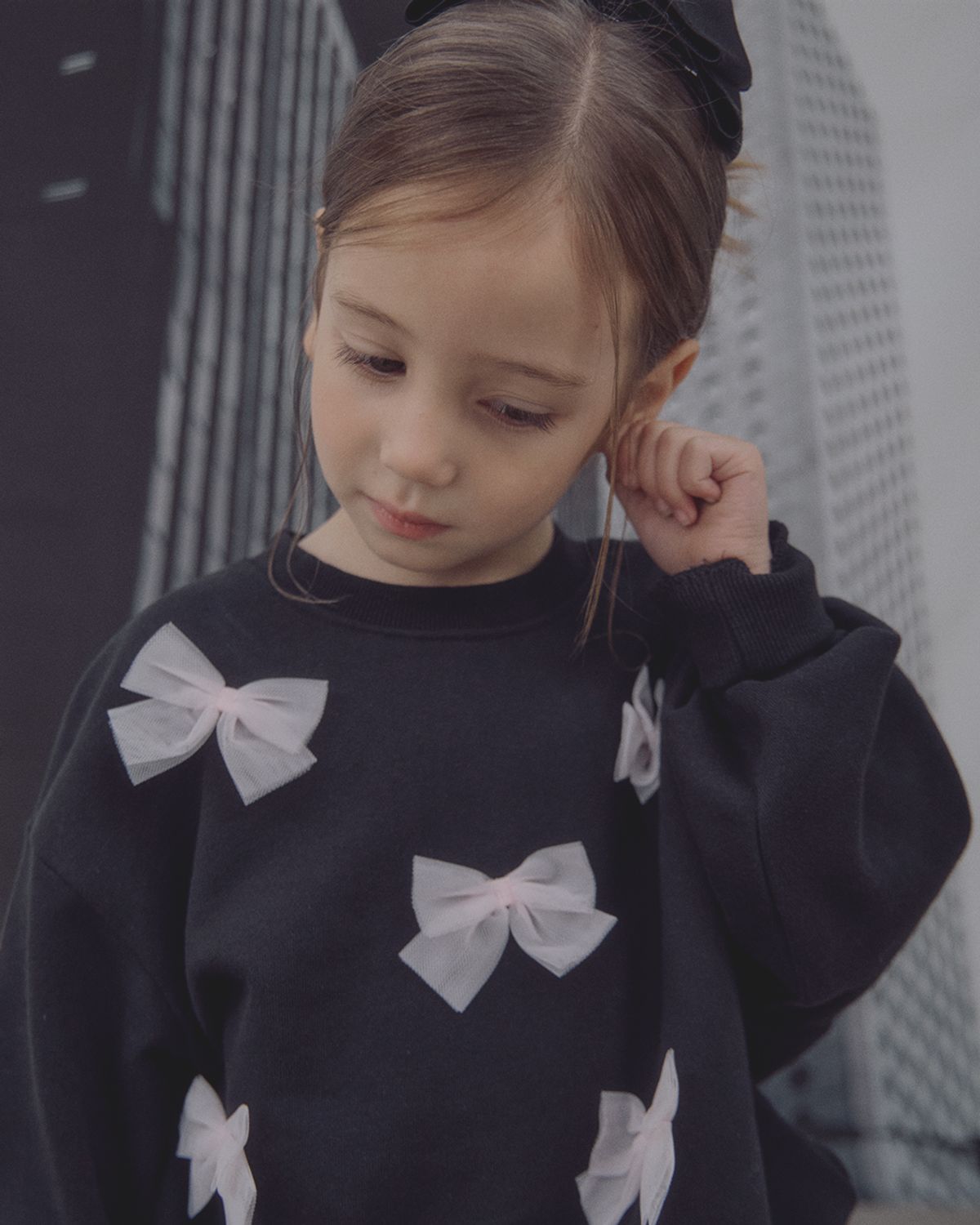 로아앤제인(ROANJANE) 버베나 리본 맨투맨