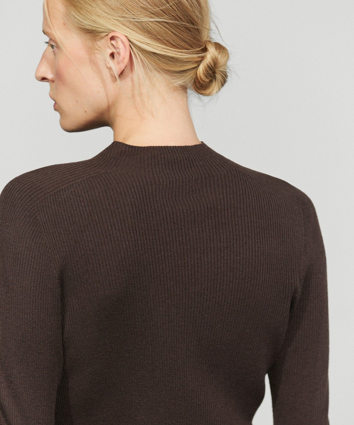 마시모두띠(MASSIMO DUTTI) 골지 하이넥 니트 스웨터