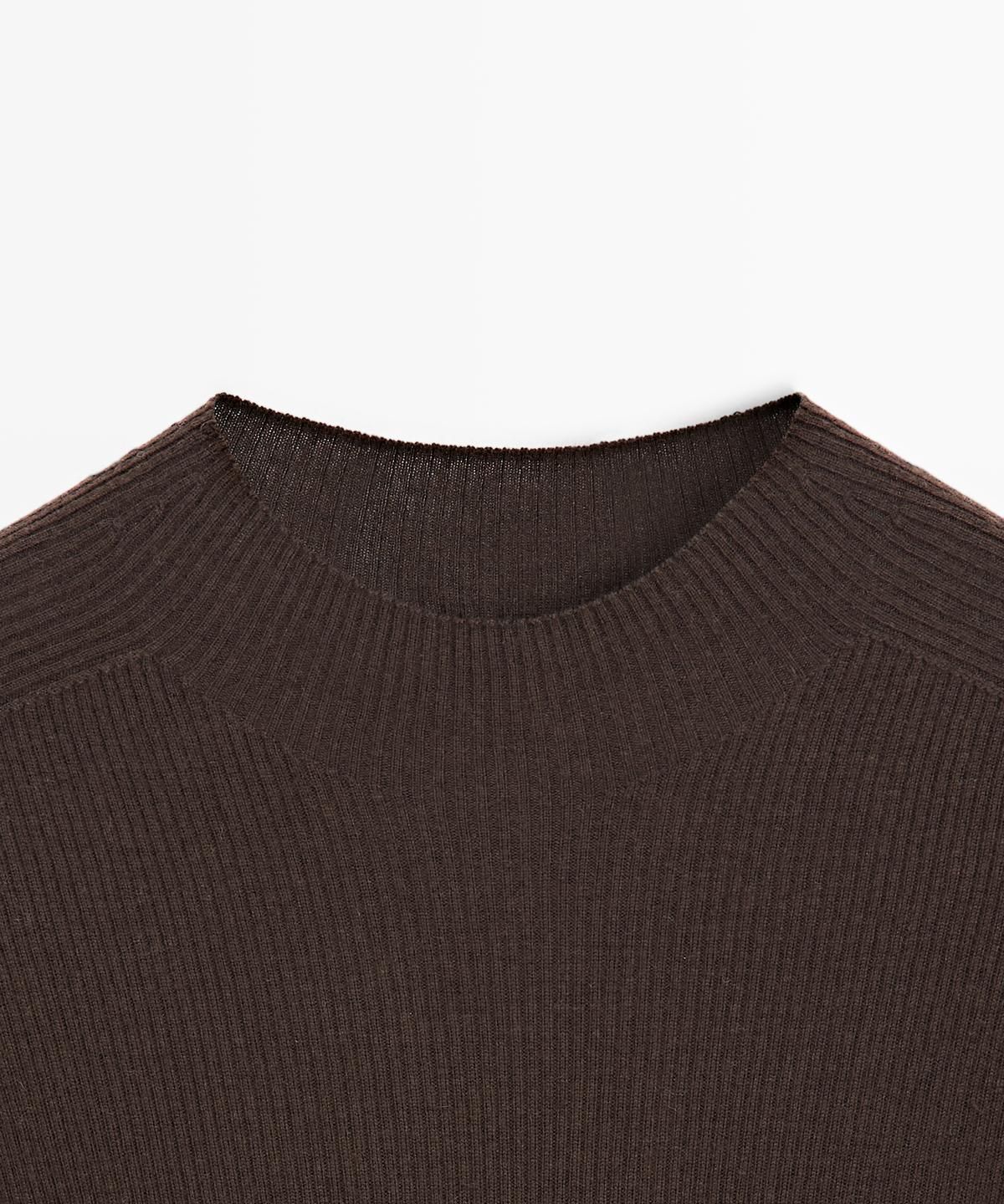 마시모두띠(MASSIMO DUTTI) 골지 하이넥 니트 스웨터