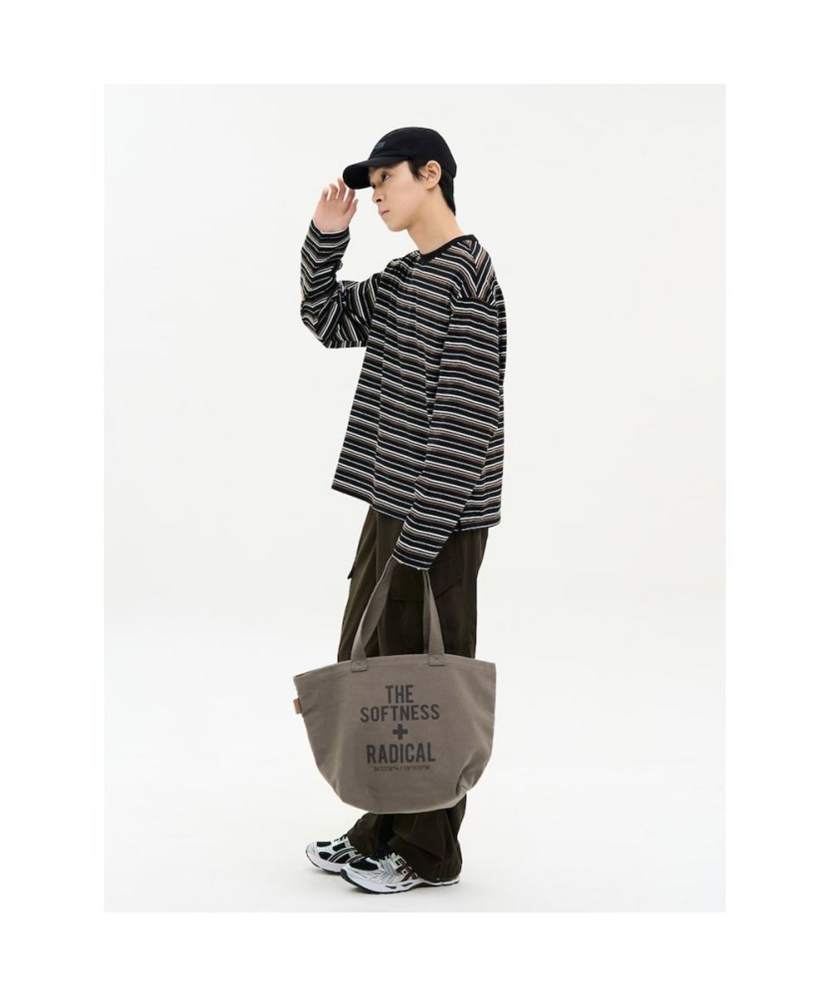 에잇세컨즈(8SECONDS) 데일리 멀티 스트라이프 긴소매 티  블랙