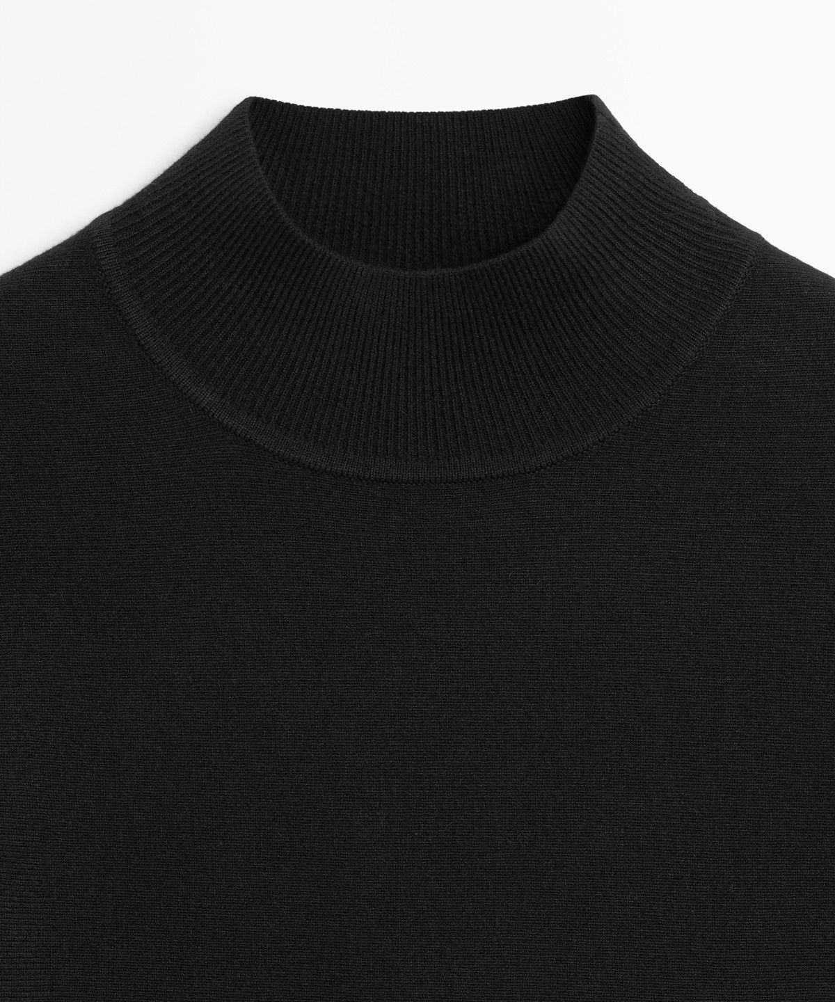 마시모두띠(MASSIMO DUTTI) 페플럼 디테일 니트 탑