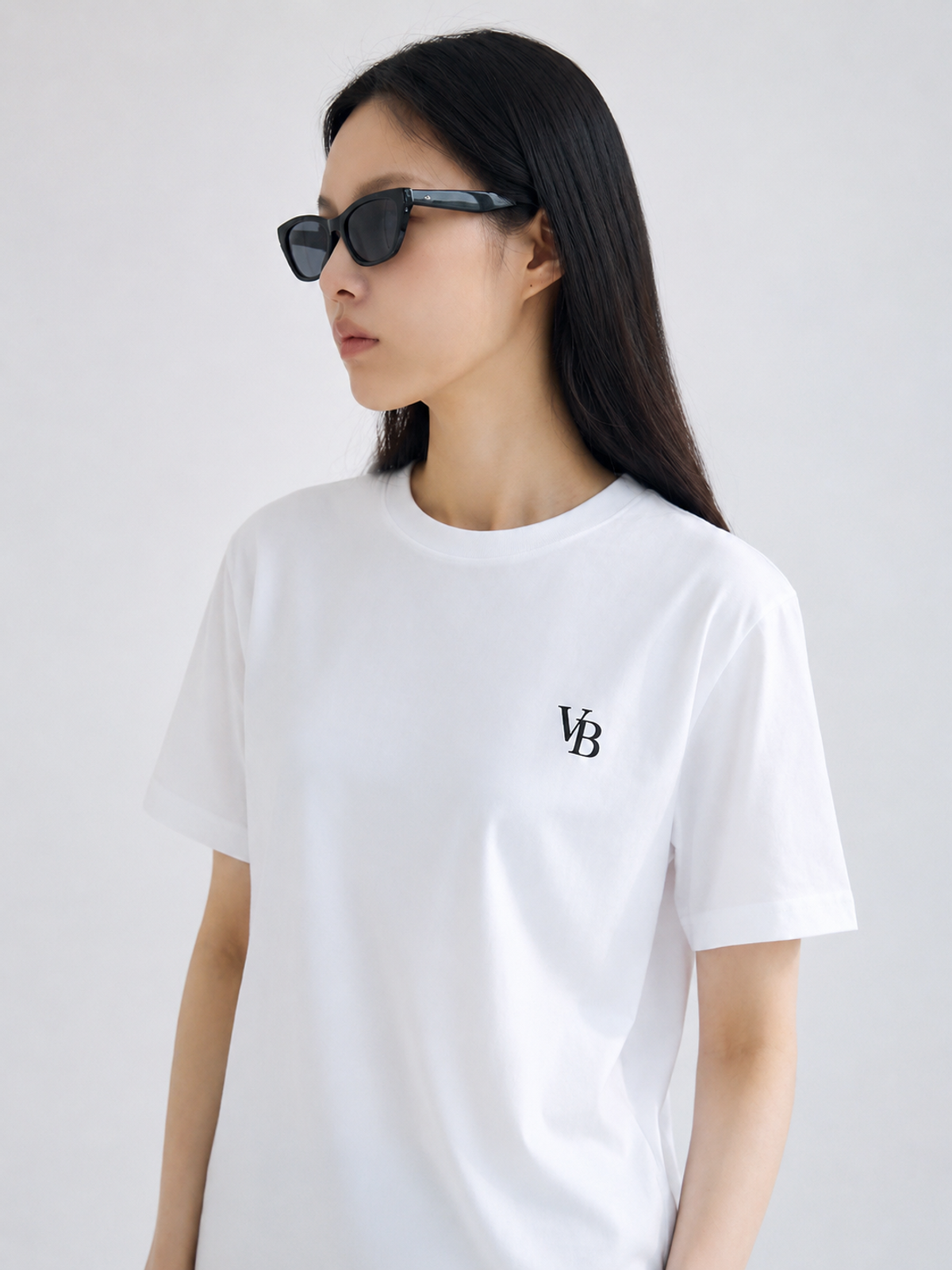 바이브라디(VIBRADIE) VB 로고 반팔 티셔츠 WH