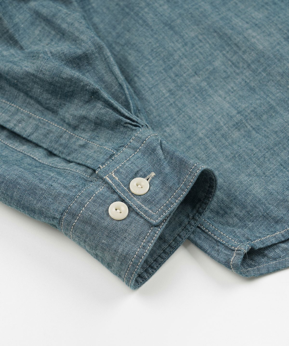 프리즘웍스(FRIZMWORKS) KUROKI CHAMBRAY HALF ZIP SHIRT _ WASHED BLUE