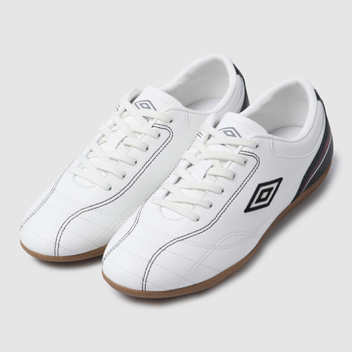 엄브로(UMBRO) CLASSICO JOGGER (클라시코 조거) 화이트 UR322CCU81