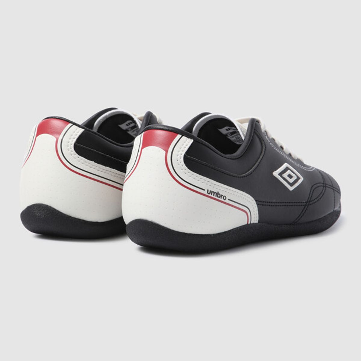 엄브로(UMBRO) CLASSICO JOGGER (클라시코 조거) 블랙 UR322CCU81