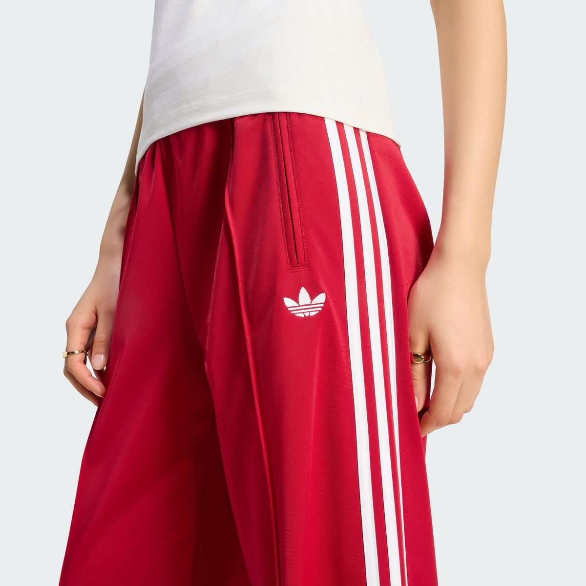 아디다스(ADIDAS) 파이어버드 루즈 트랙 팬츠 - 팀빅토리레드:화이트 / KS4670