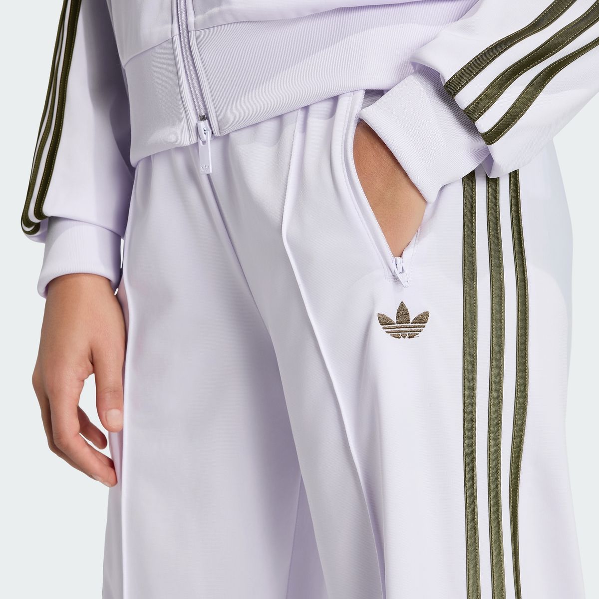 아디다스(ADIDAS) 파이어버드 루즈 트랙 팬츠 - 프로즌퍼플:올리브스트라타 / KV2232