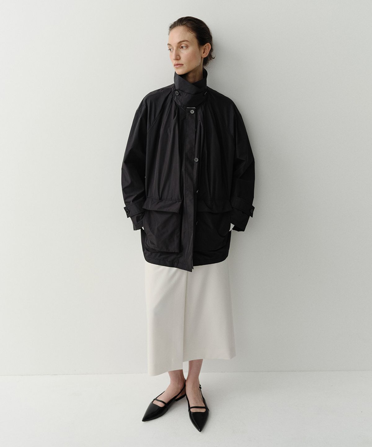 이아(EAAH) MAREN TUCK VOLUME JACKET (BLACK)
