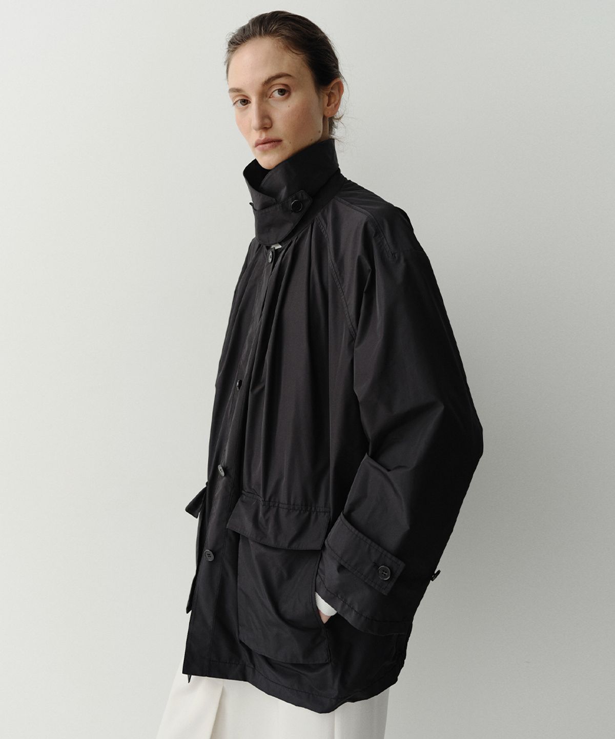 이아(EAAH) MAREN TUCK VOLUME JACKET (BLACK)