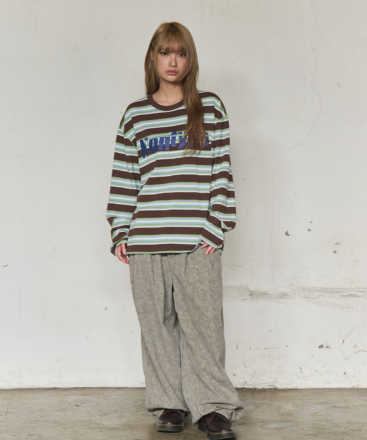 논타입(NONTYPE) MISFIT PATCH STRIPE LONG SLEEVE TEE (BROWN)