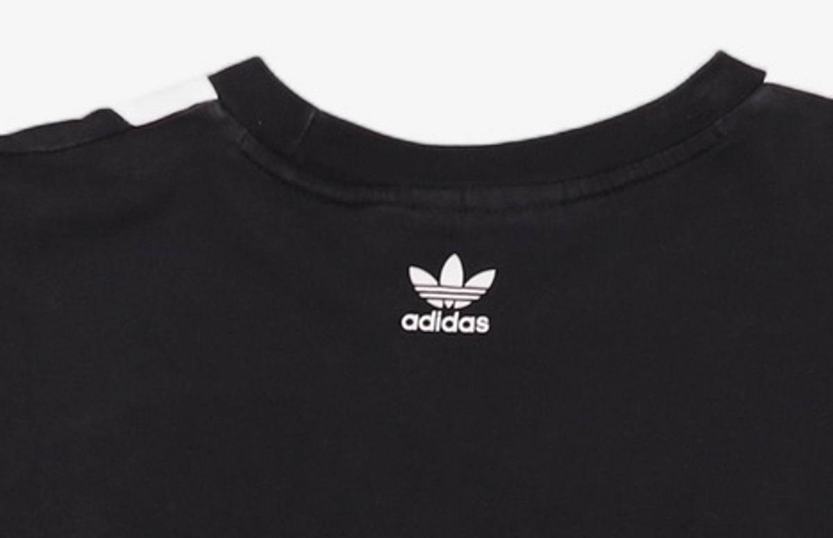 아디다스(ADIDAS) 라지 로고 티셔츠 - 블랙 / FM2562 L