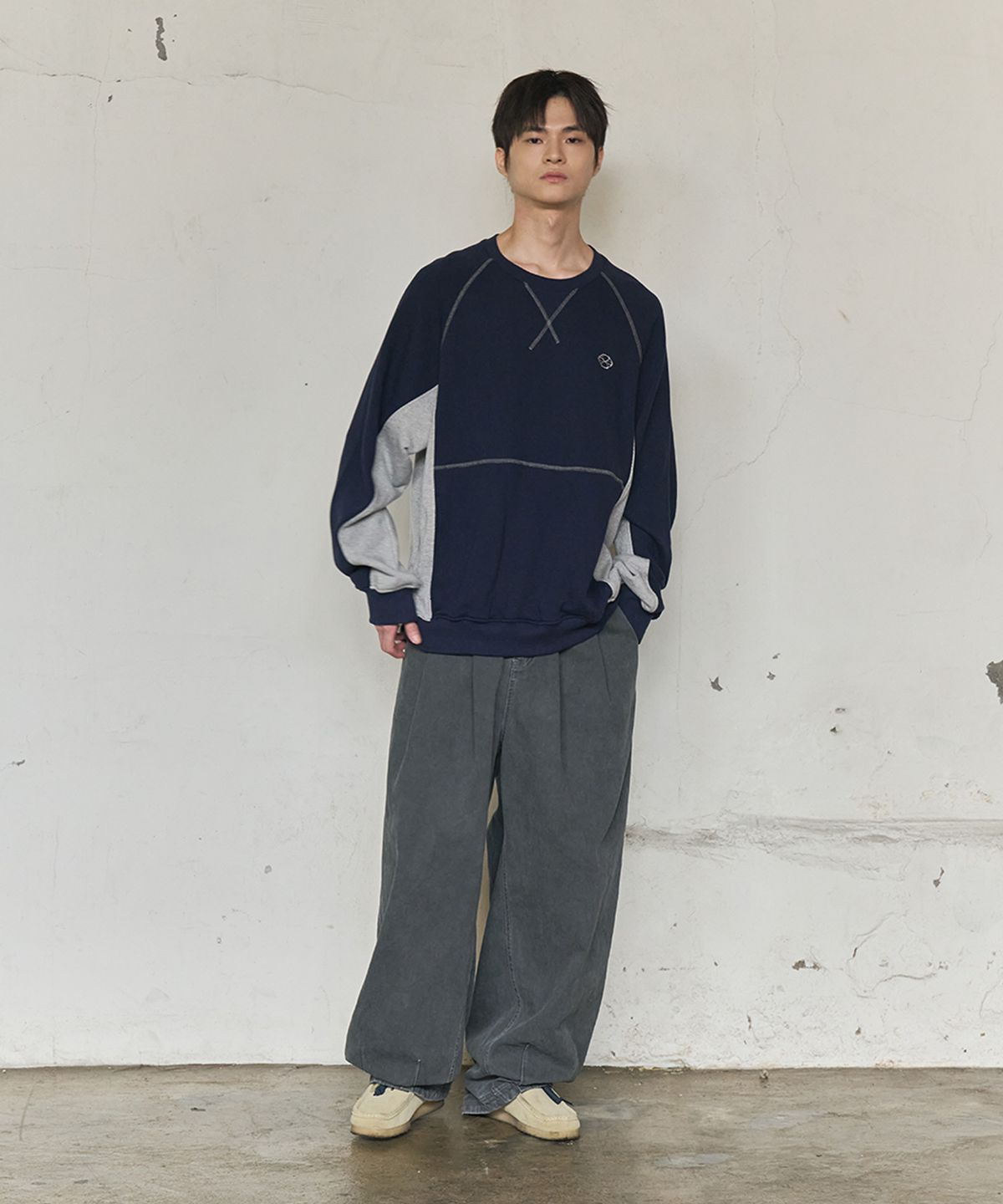 논타입(NONTYPE) UNION LINE RAGLAN SWEATSHIRT (NAVY)
