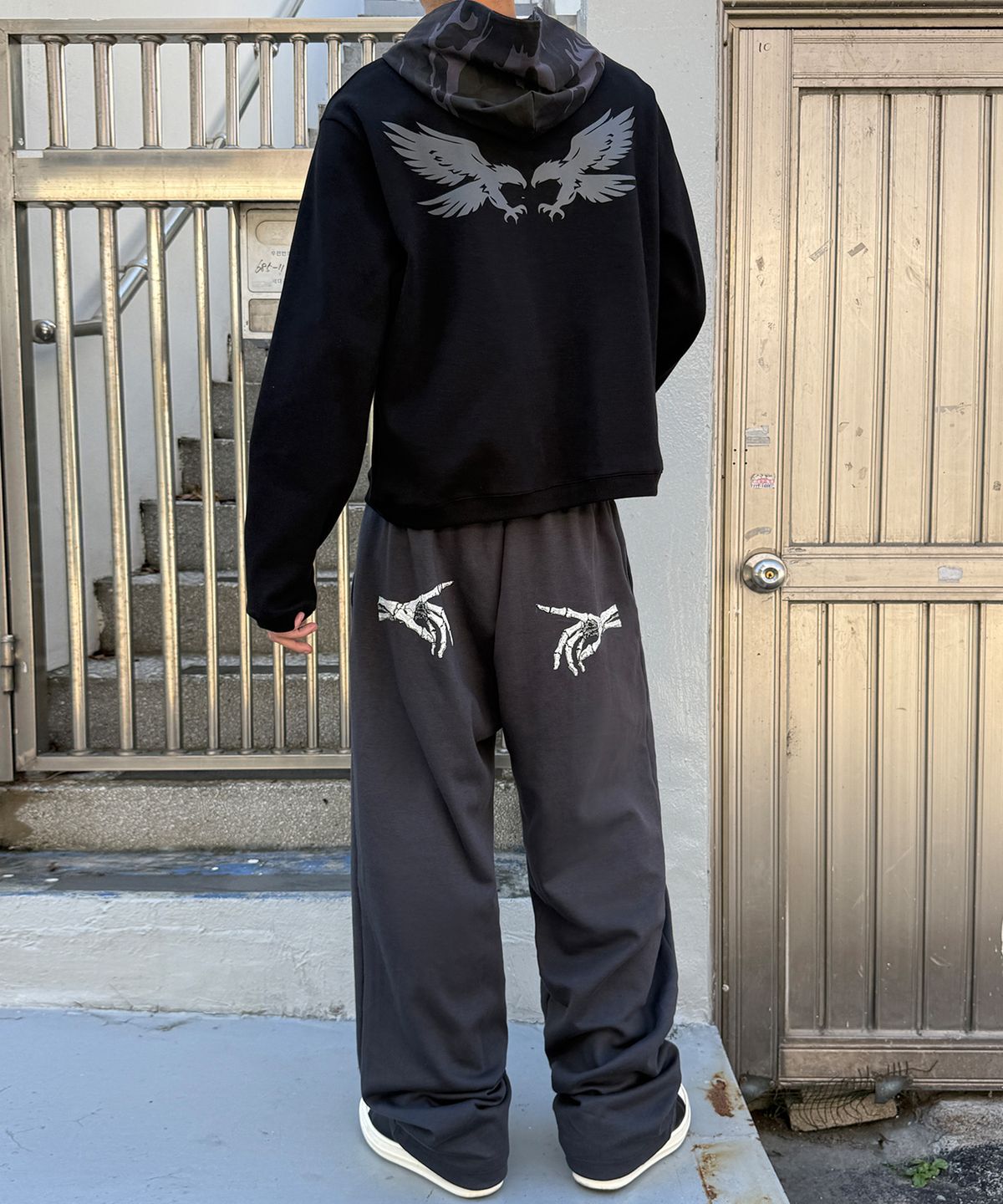 스켈리웩(SCALLYWAG) ET BONE FINGER 스웨트 팬츠[차콜]