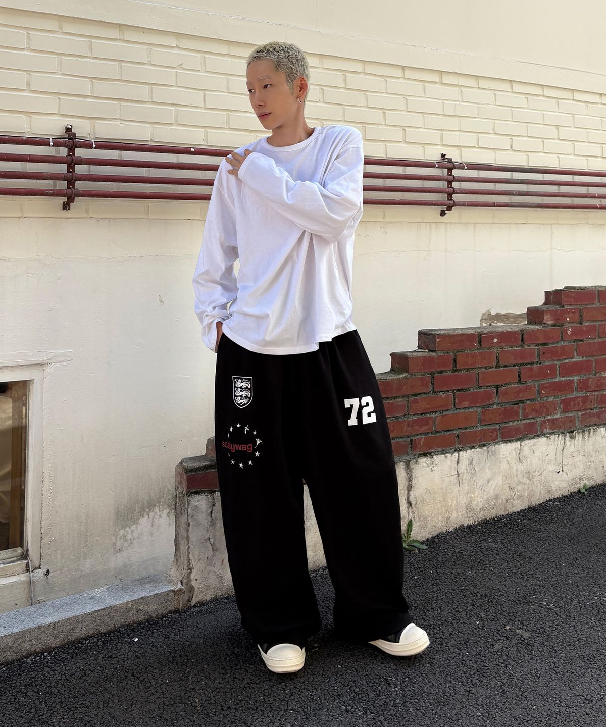 스켈리웩(SCALLYWAG) 크레스트 와이드 스웨트 팬츠[블랙]