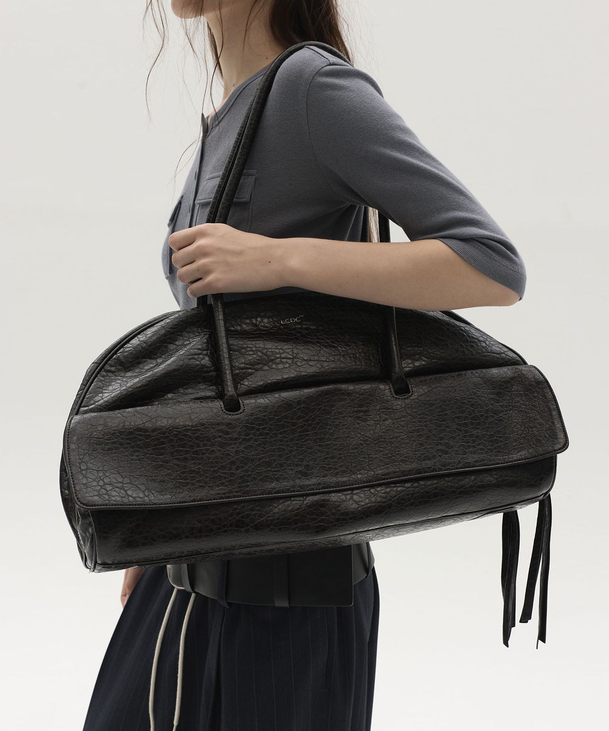 엘씨디씨티엠(LCDC™) ARCH LONG SHOULDER BAG_LARGE (BROWN)