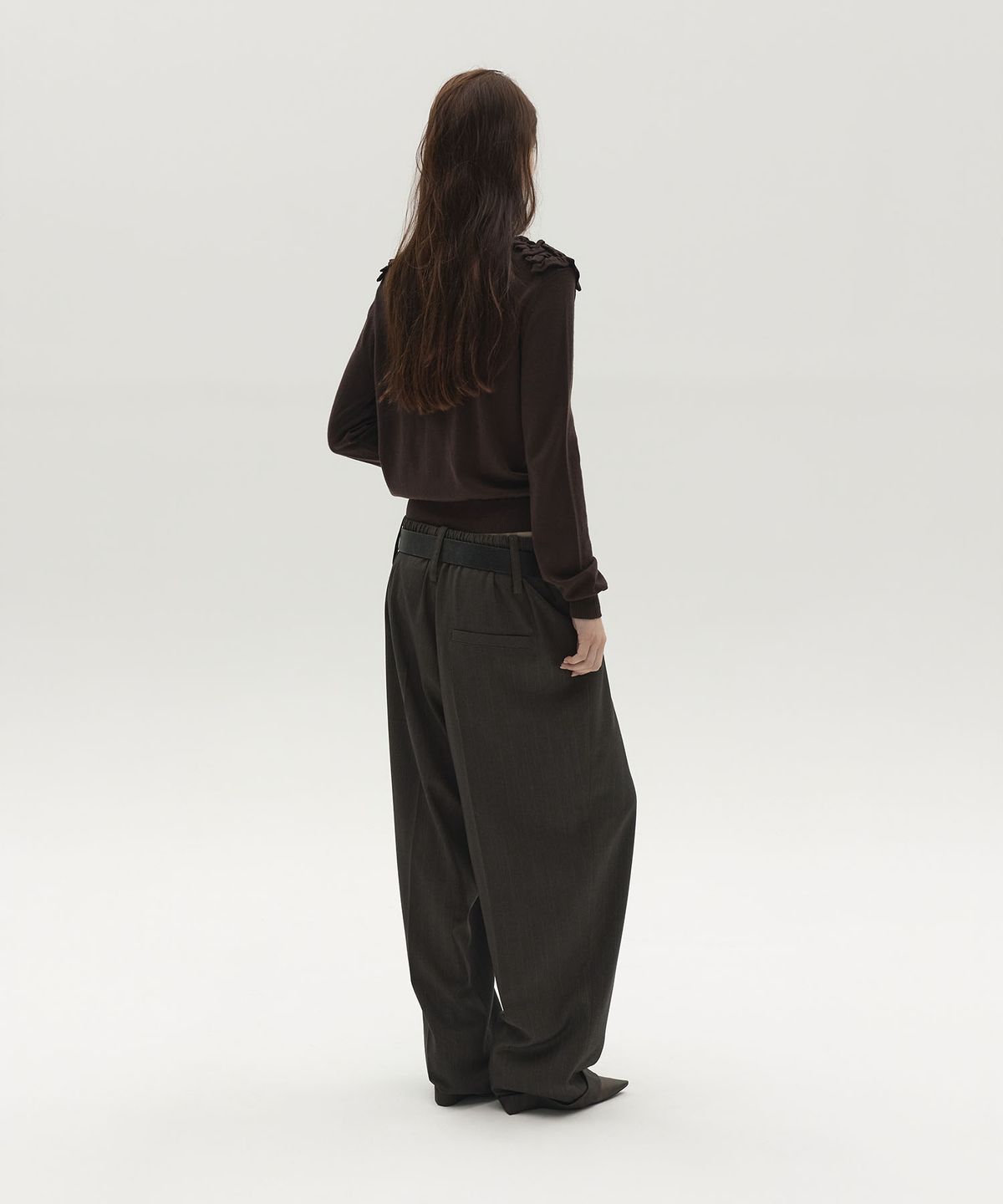 엘씨디씨티엠(LCDC™) TAILORED PINSTRIPE JOGGER PANTS (BROWN)