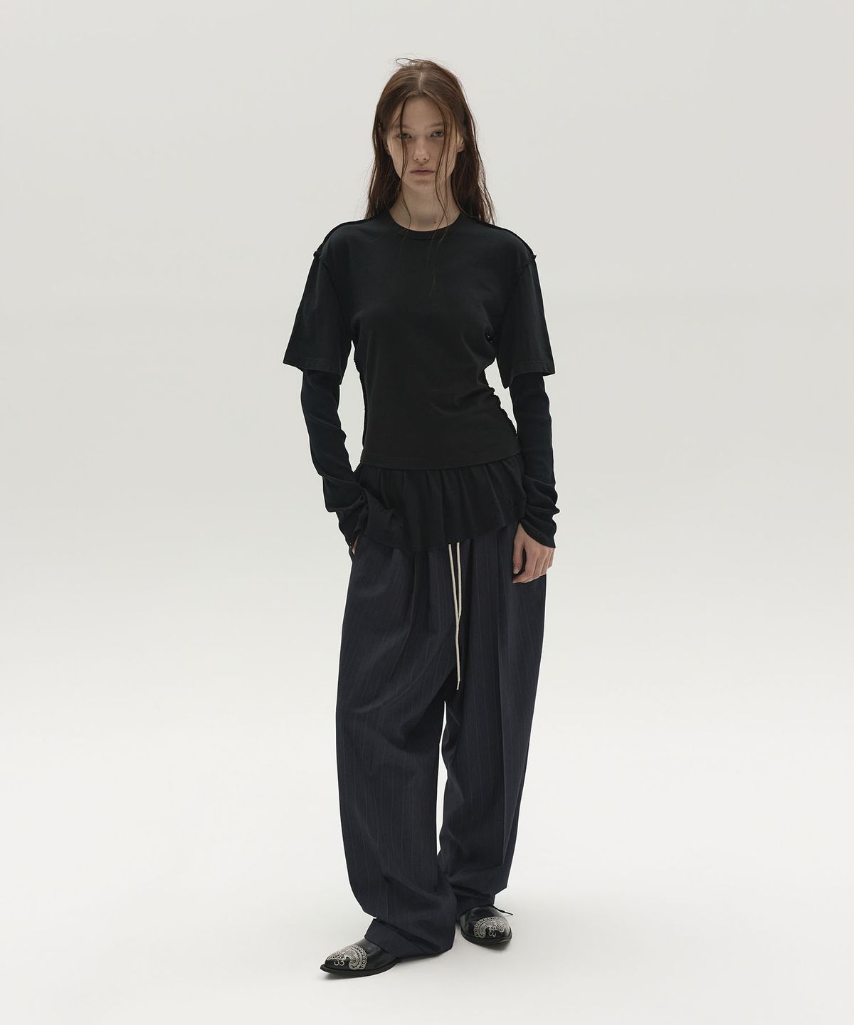 엘씨디씨티엠(LCDC™) TAILORED PINSTRIPE JOGGER PANTS (NAVY)