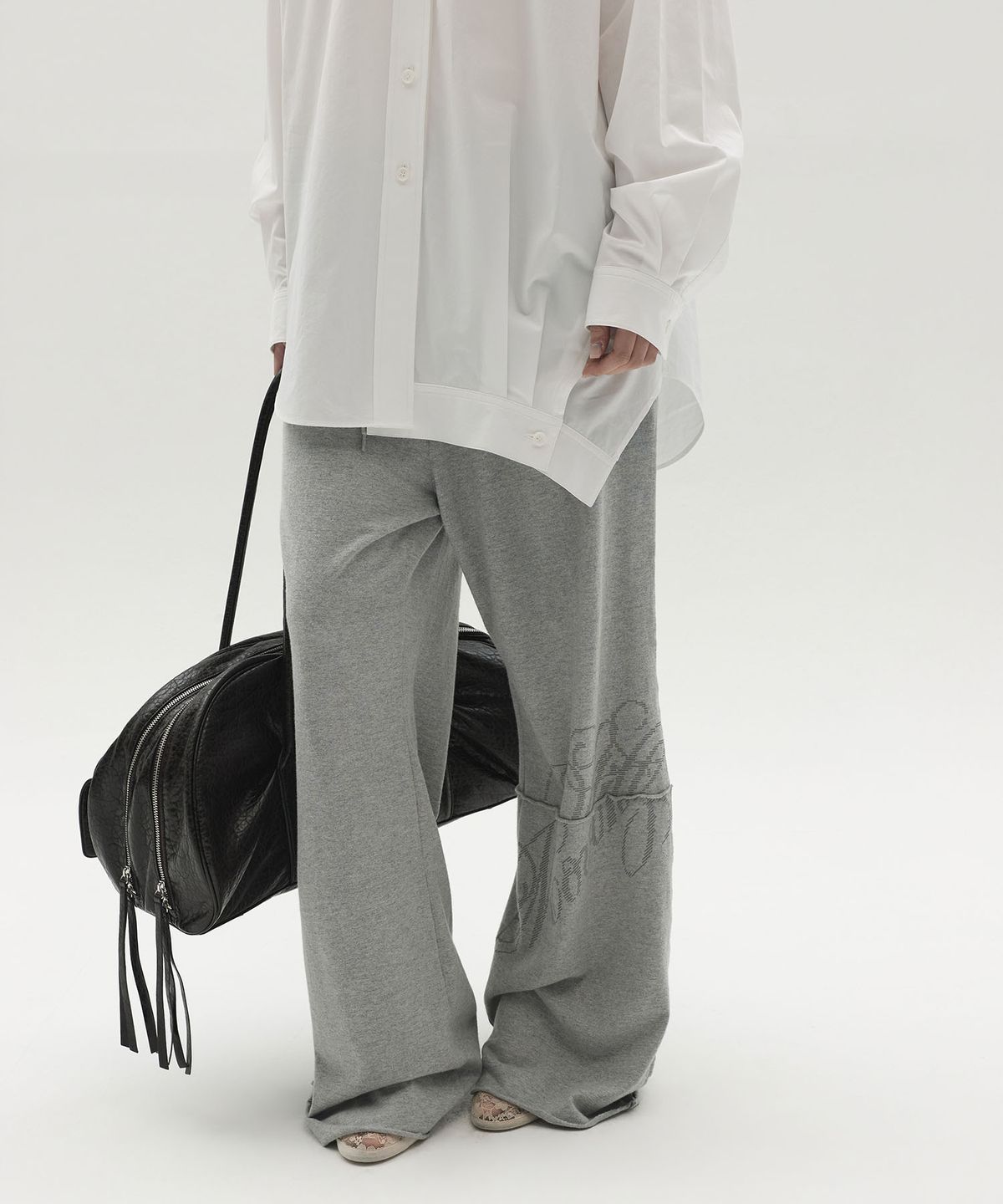 엘씨디씨티엠(LCDC™) GRAPHIC FLARE SWEATPANTS (MELANGE GREY)