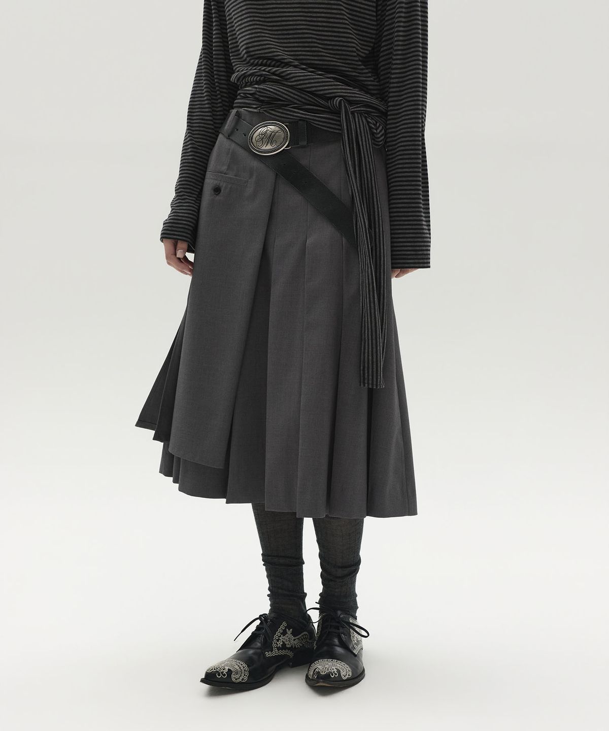 엘씨디씨티엠(LCDC™) LAYERED PLEATED MIDI SKIRT (GREY)