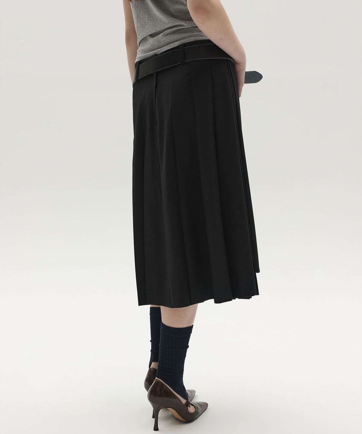 엘씨디씨티엠(LCDC™) LAYERED PLEATED MIDI SKIRT (BLACK)