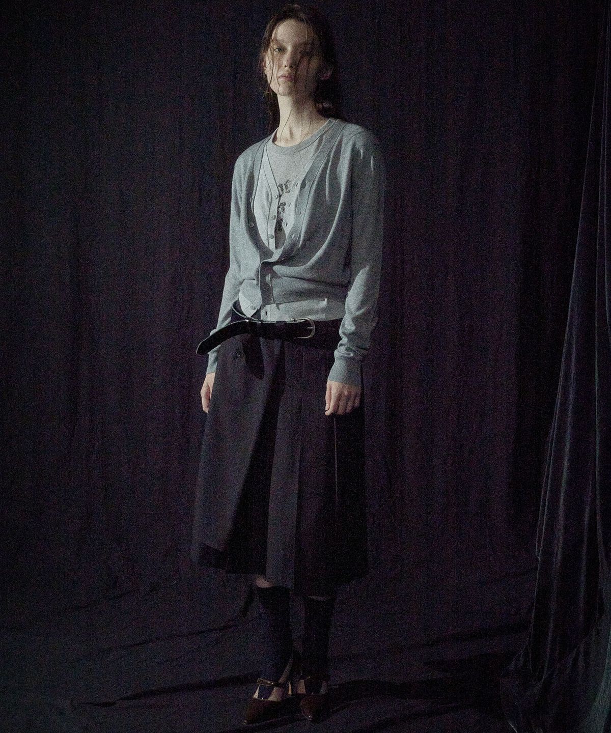 엘씨디씨티엠(LCDC™) LAYERED PLEATED MIDI SKIRT (BLACK)