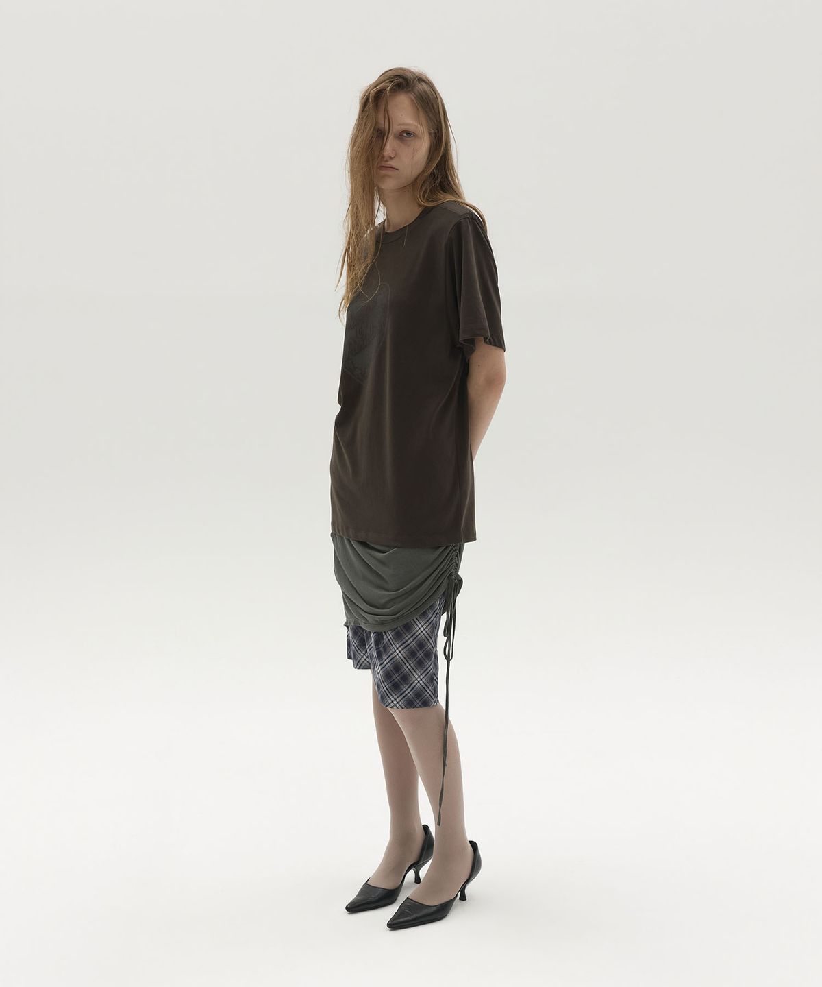 엘씨디씨티엠(LCDC™) DETACHABLE PAD PRINTED TEE (BROWN)