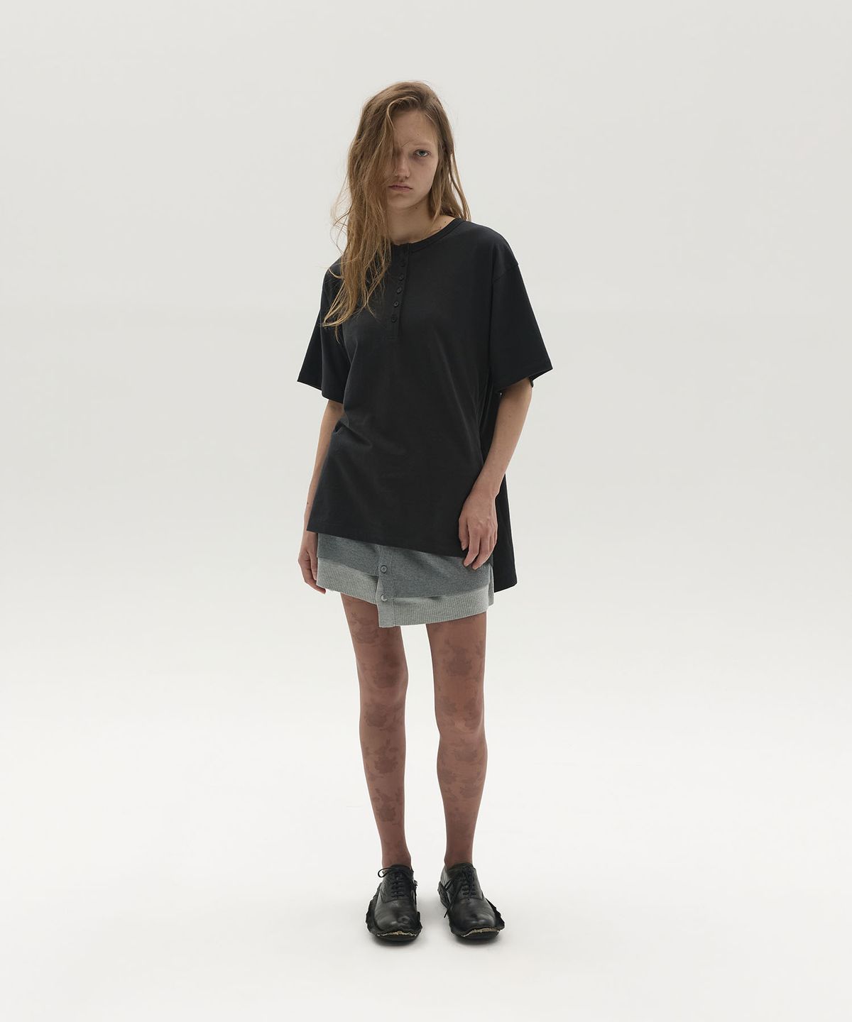 엘씨디씨티엠(LCDC™) STRUCTURED HENLEY TOP (BLACK)