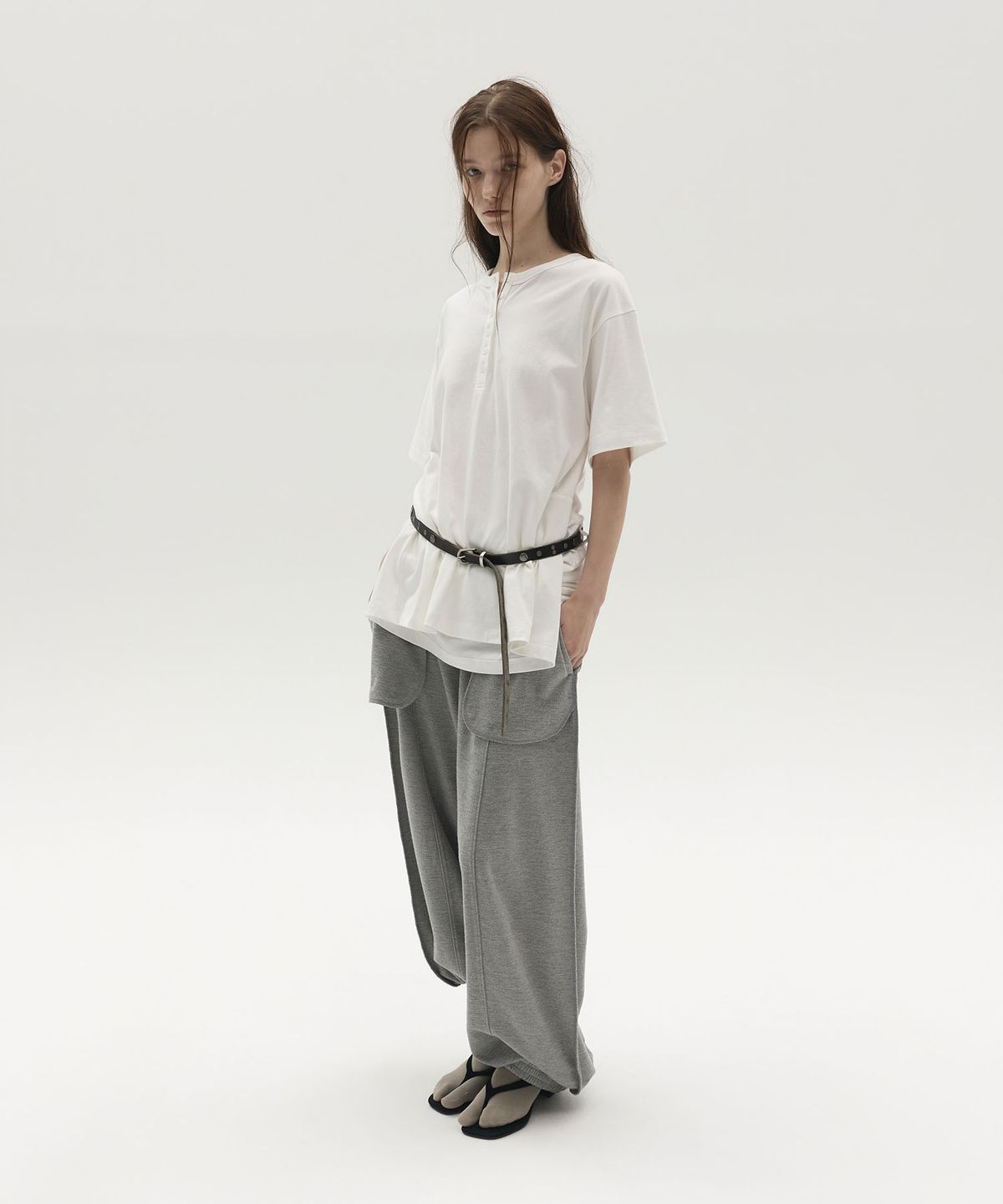 엘씨디씨티엠(LCDC™) STRUCTURED HENLEY TOP (WHITE)