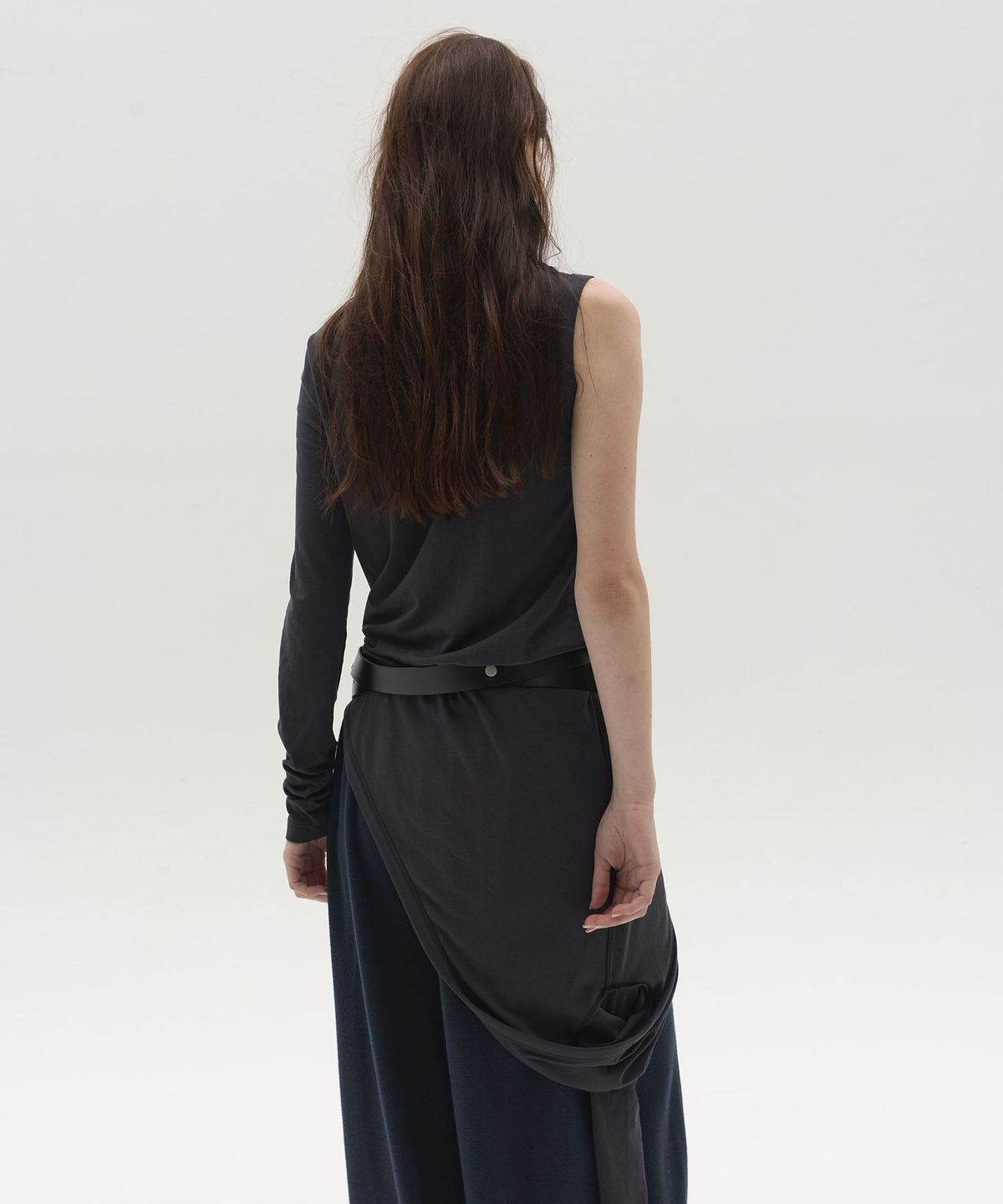 엘씨디씨티엠(LCDC™) DIAGONAL WRAP TOP (NAVY)