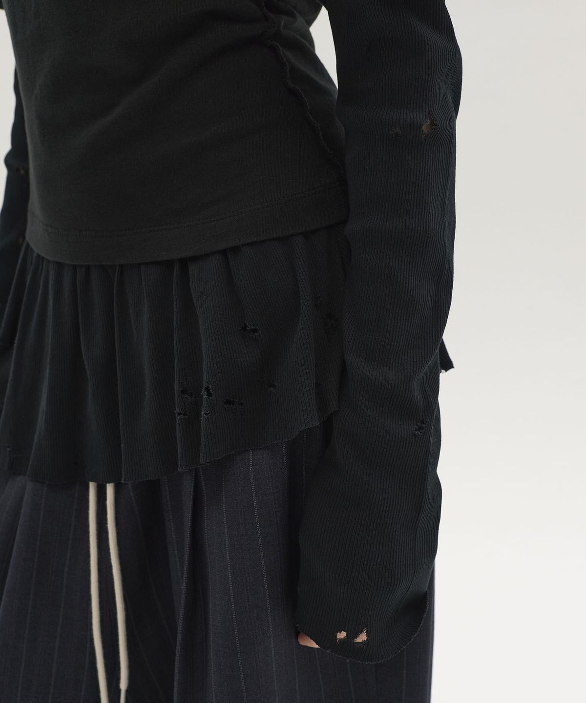 엘씨디씨티엠(LCDC™) LAYERED LONG-SLEEVE TOP (BLACK)