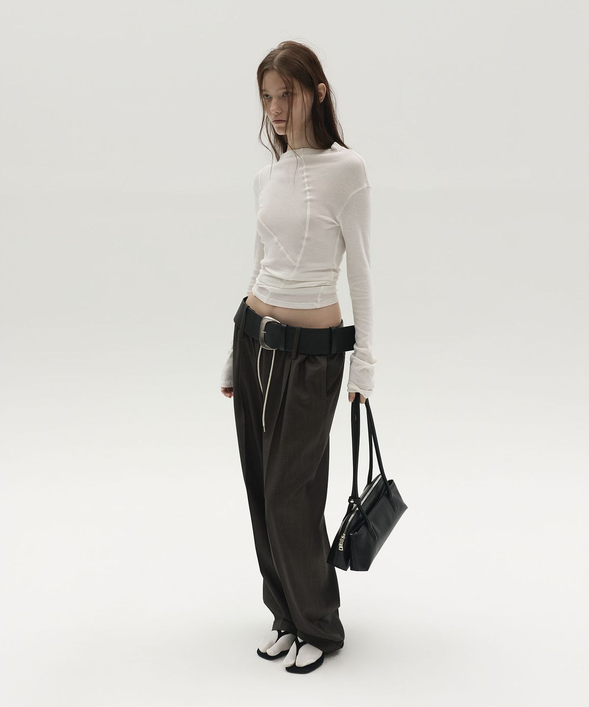 엘씨디씨티엠(LCDC™) NEW CURVED LONG SLEEVE TOP (WHITE)