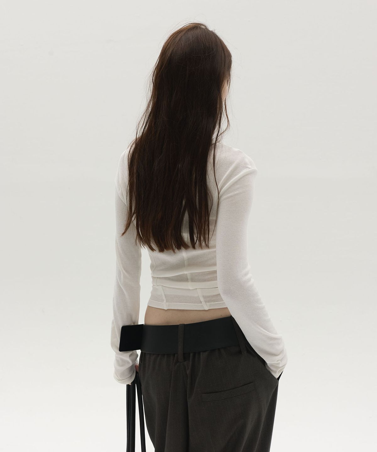 엘씨디씨티엠(LCDC™) NEW CURVED LONG SLEEVE TOP (WHITE)
