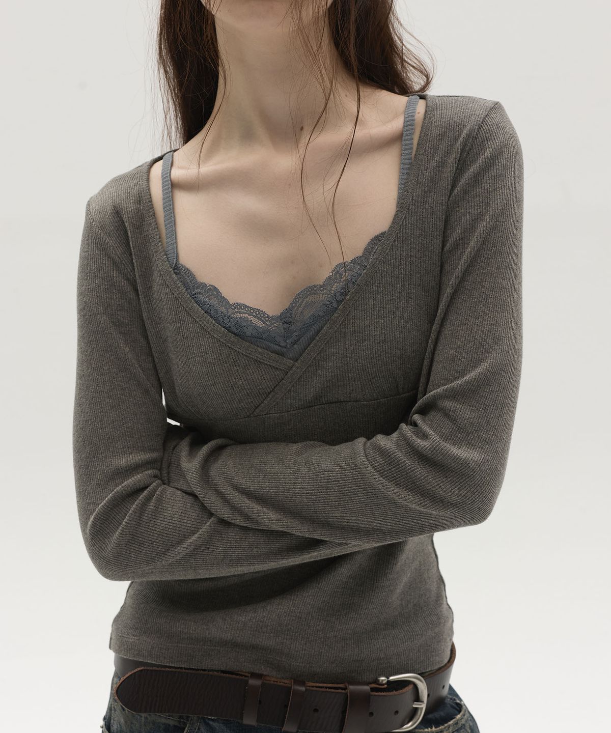 엘씨디씨티엠(LCDC™) LACE-DETAILED SLEEVELESS TOP (GREY)
