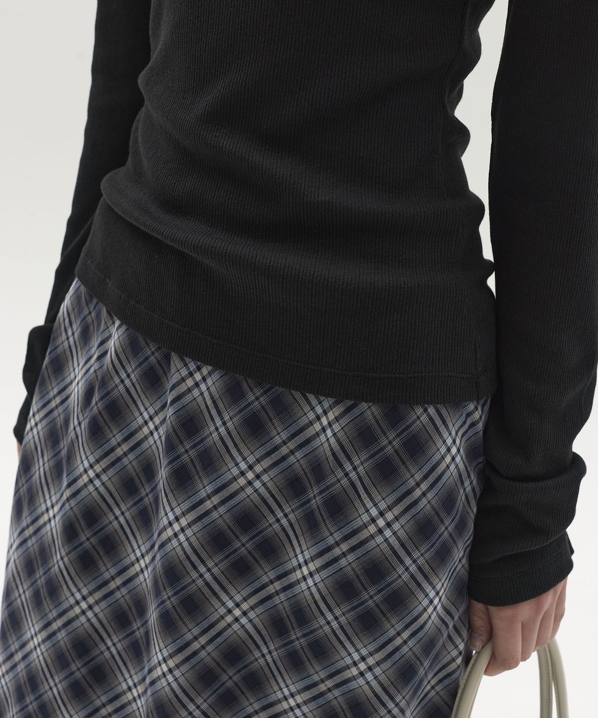엘씨디씨티엠(LCDC™) LACE-DETAILED SLEEVELESS TOP (BLACK)
