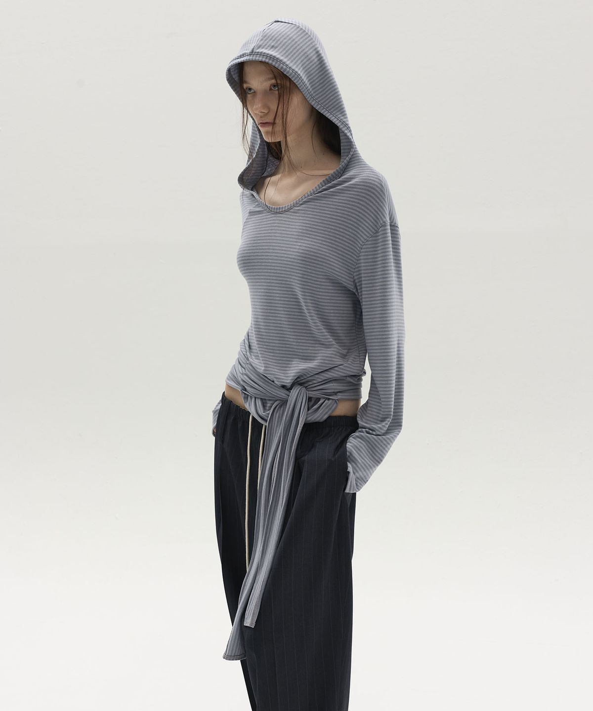 엘씨디씨티엠(LCDC™) STRIPED STRAP HOODED TOP (LIGHT BLUE)