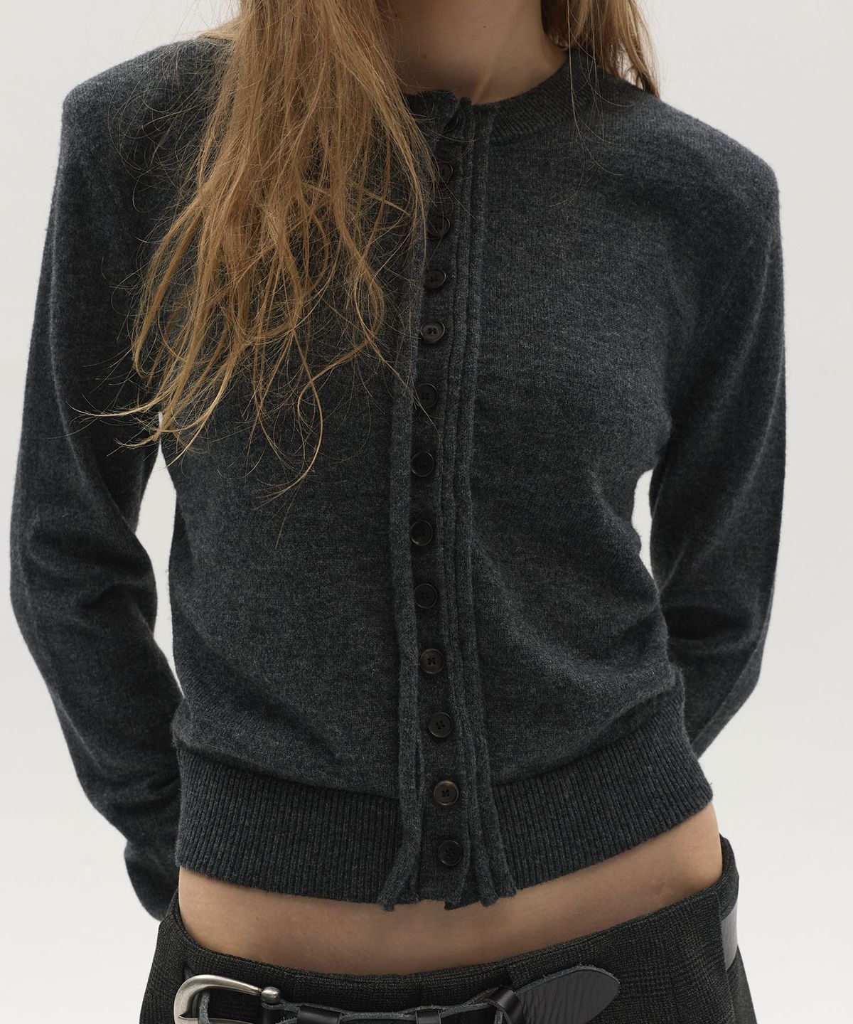 엘씨디씨티엠(LCDC™) BUTTON-DETAIL CARDIGAN (CHARCOAL)
