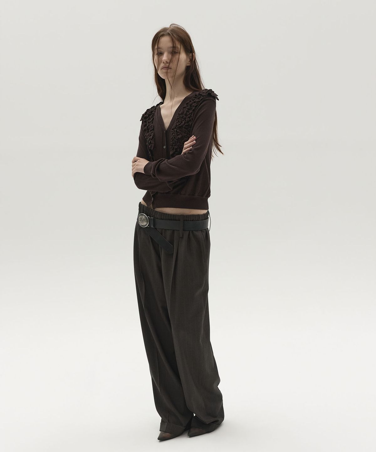 엘씨디씨티엠(LCDC™) ASYMMETRIC FRILL CARDIGAN (BROWN)