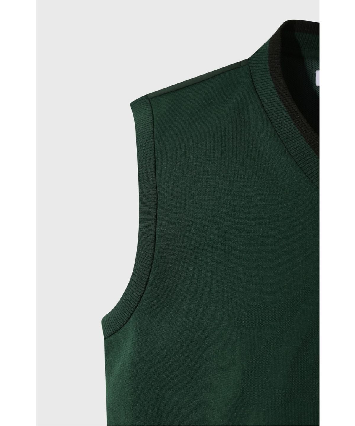 왁(WAAC) Men Hybrid V-neck Knit Vest WMWAA26601GRD