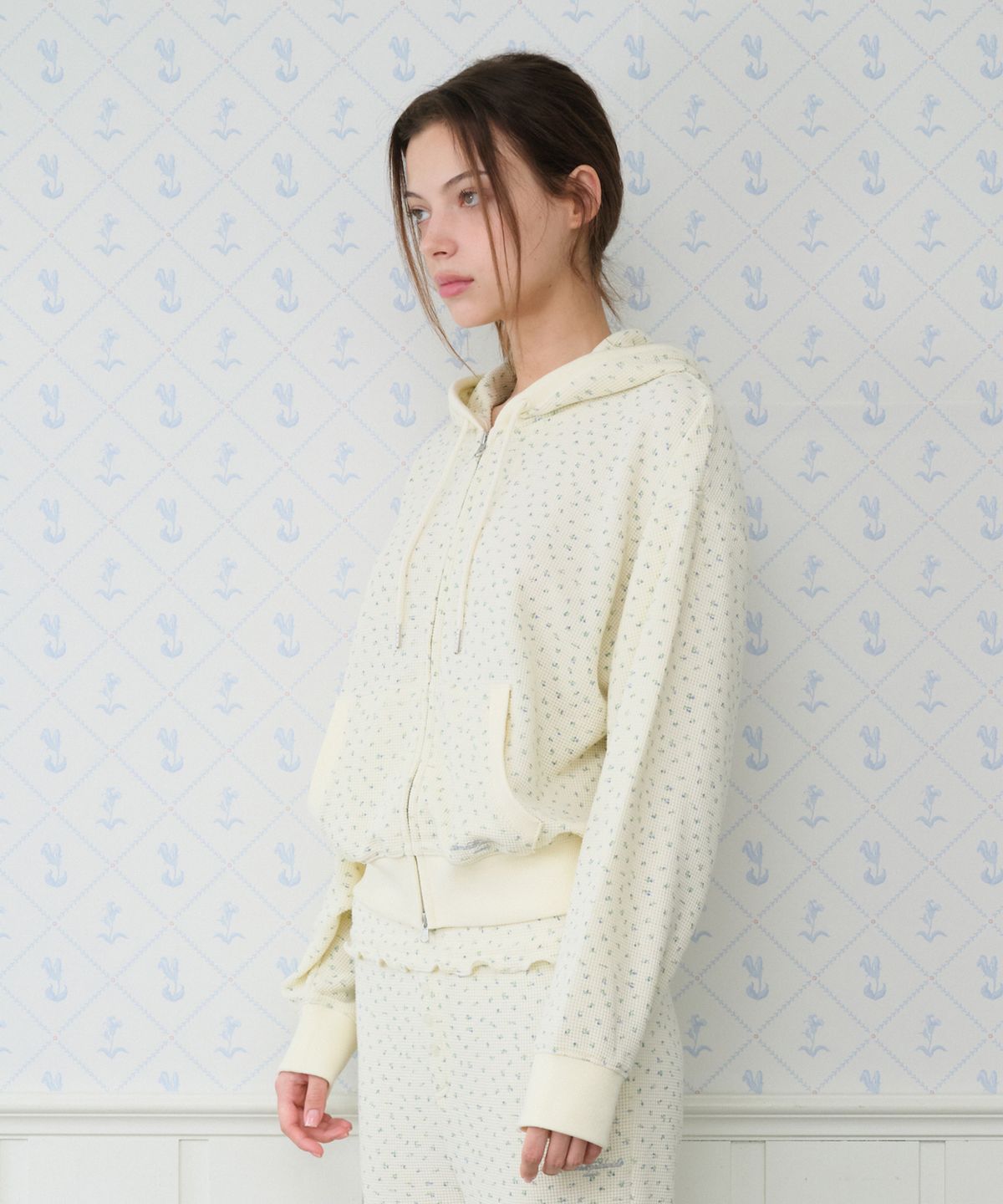 아메스 월드와이드(AMES-WORLDWIDE) CLASSIC FLOWER WAFFLE HOODIE ZIP-UP CREAM