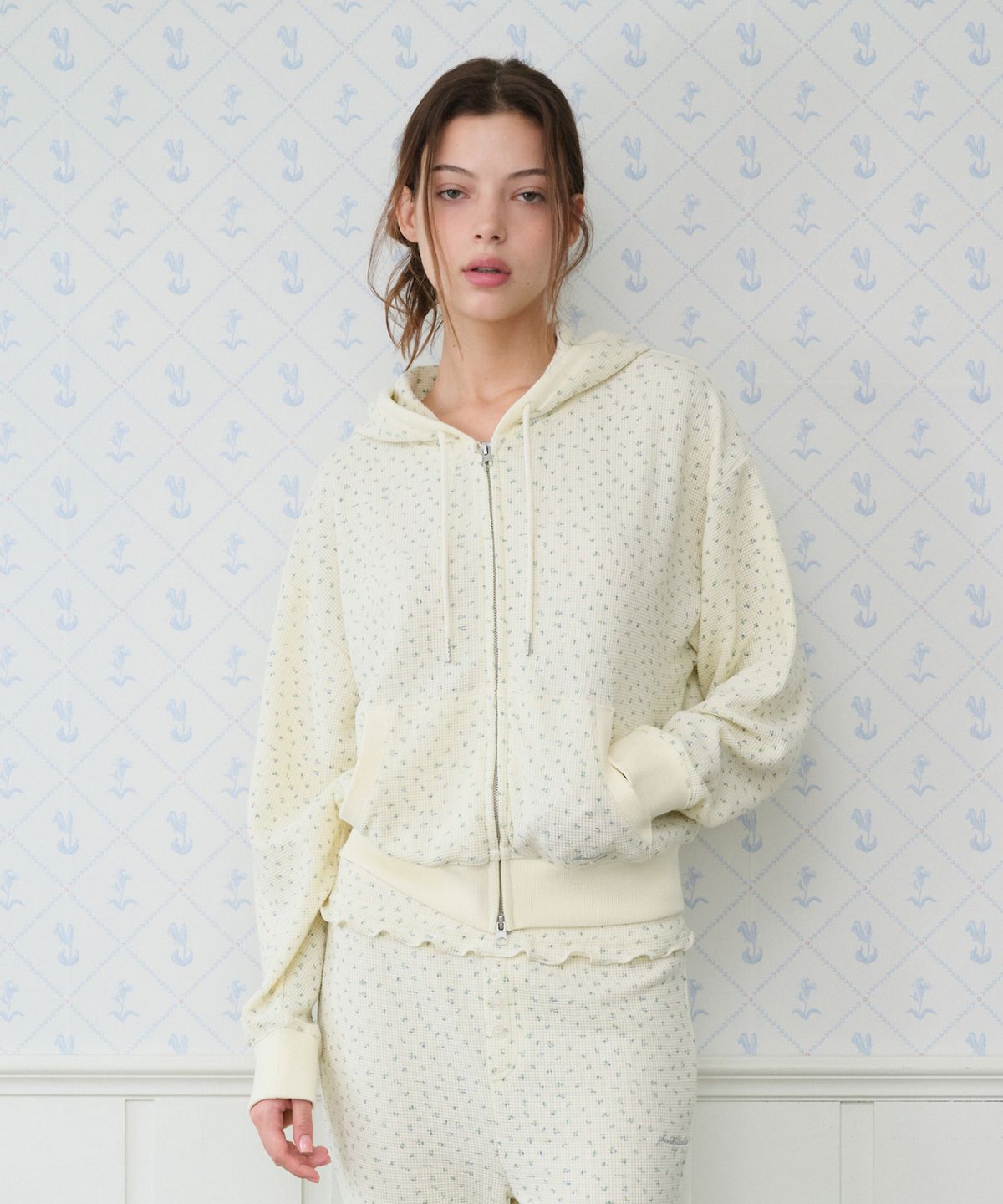 아메스 월드와이드(AMES-WORLDWIDE) CLASSIC FLOWER WAFFLE HOODIE ZIP-UP CREAM