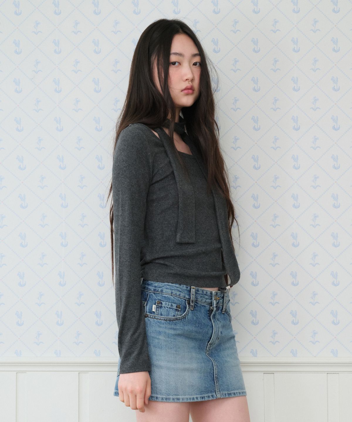 아메스 월드와이드(AMES-WORLDWIDE) CLASSIC SCARF LS TEE CHARCOAL