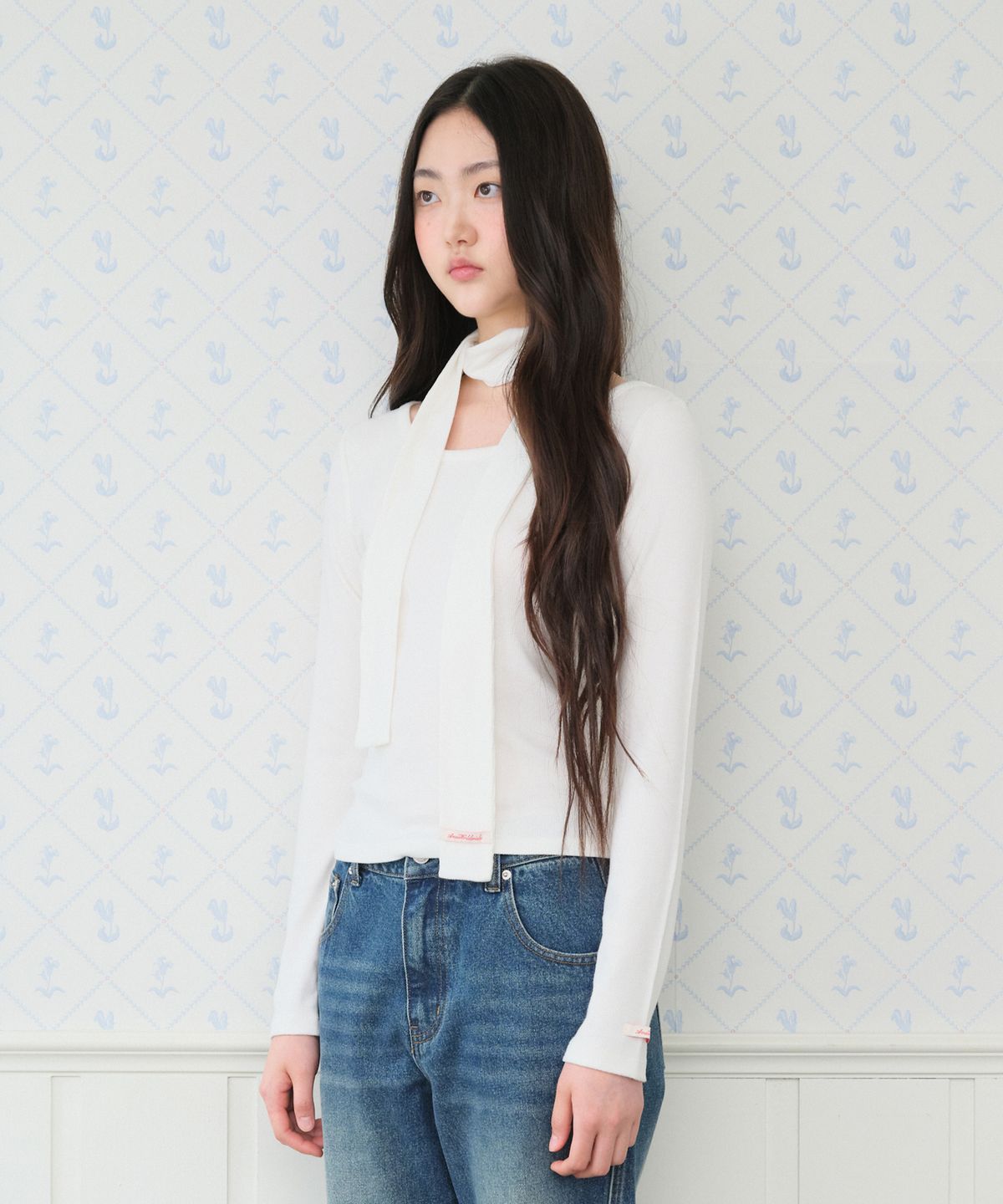 아메스 월드와이드(AMES-WORLDWIDE) CLASSIC SCARF LS TEE WHITE