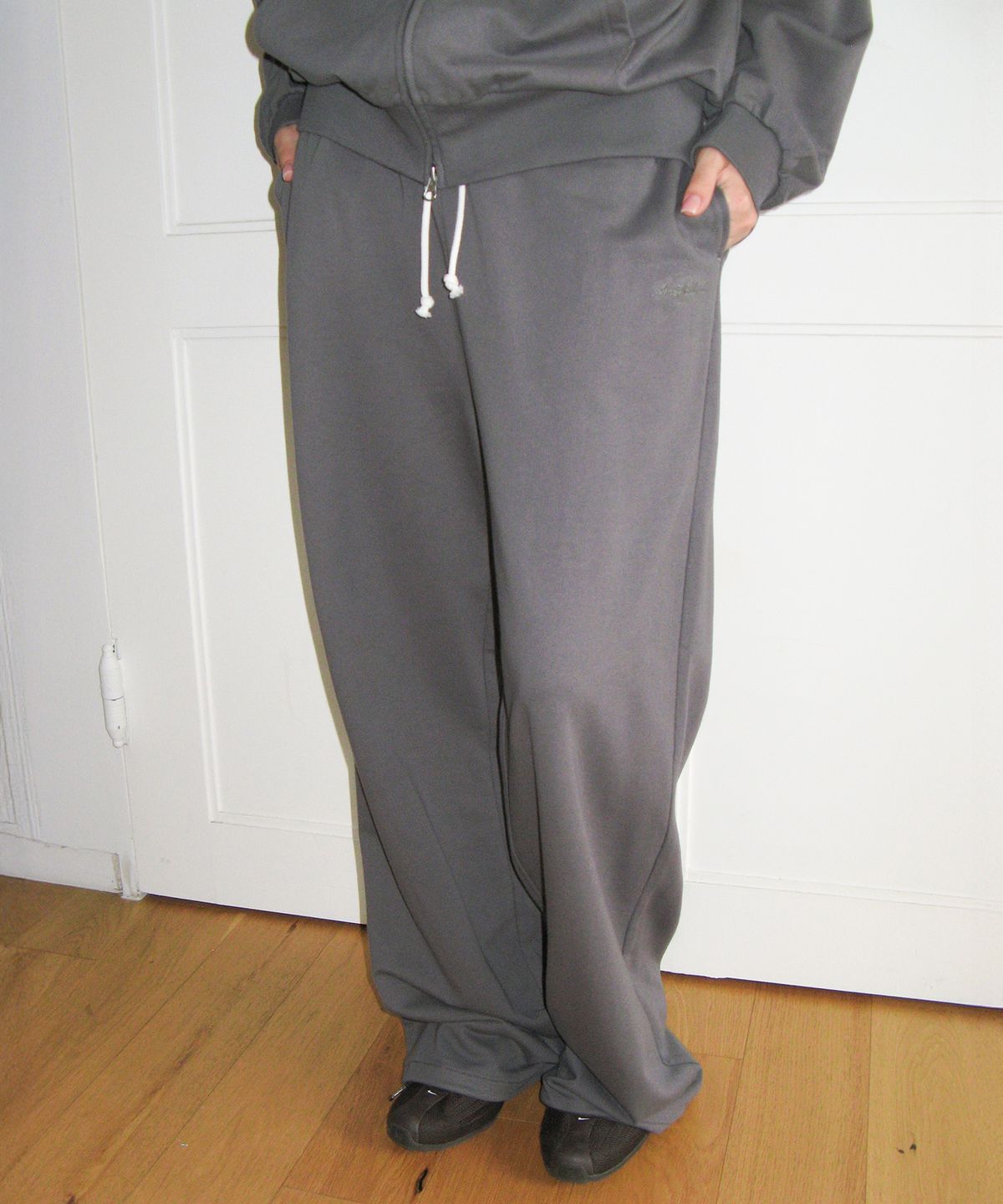 아메스 월드와이드(AMES-WORLDWIDE) CLASSIC EASY SWEATPANTS CHARCOAL