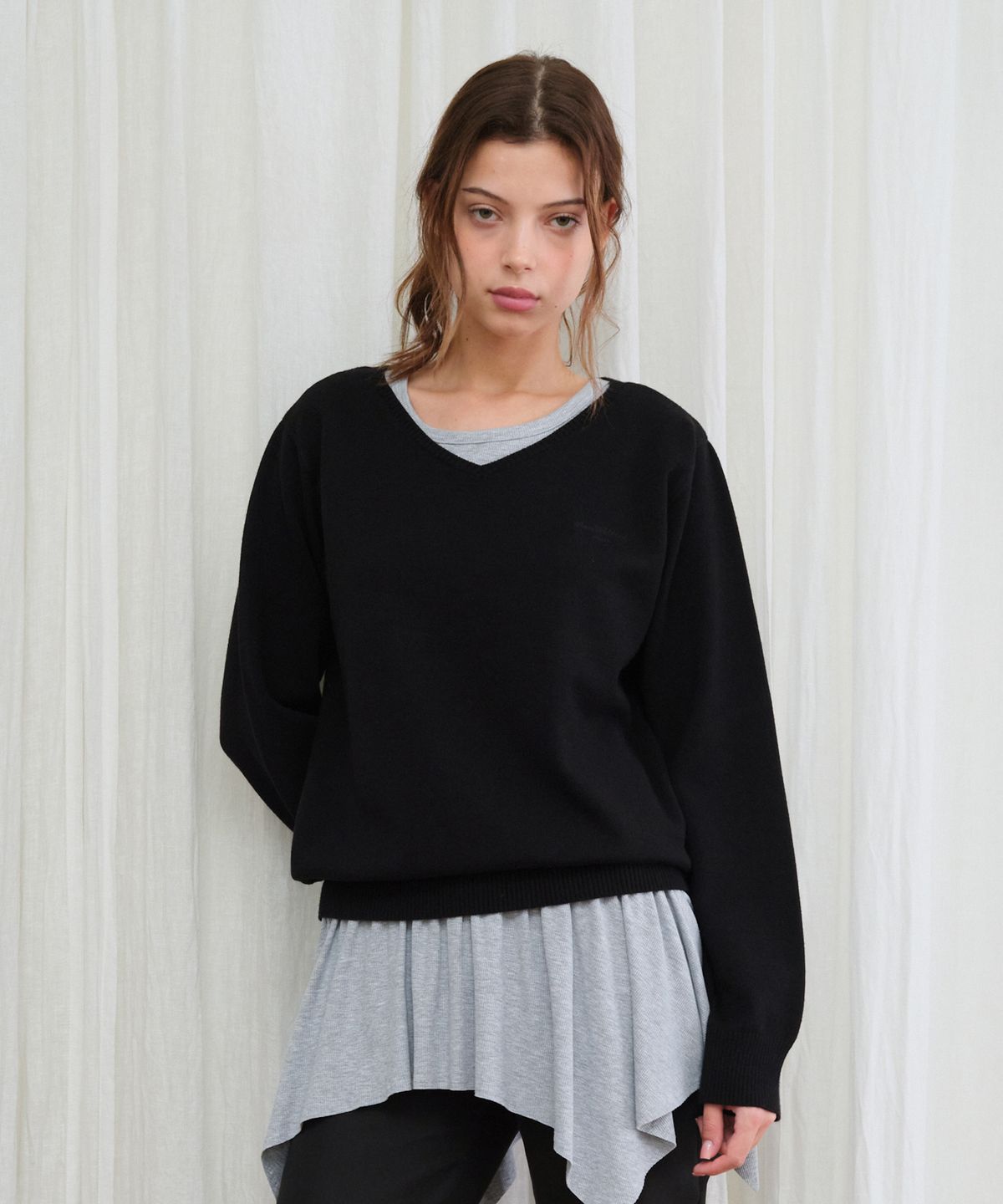 아메스 월드와이드(AMES-WORLDWIDE) CLASSIC REGULAR V NECK KNIT BLACK