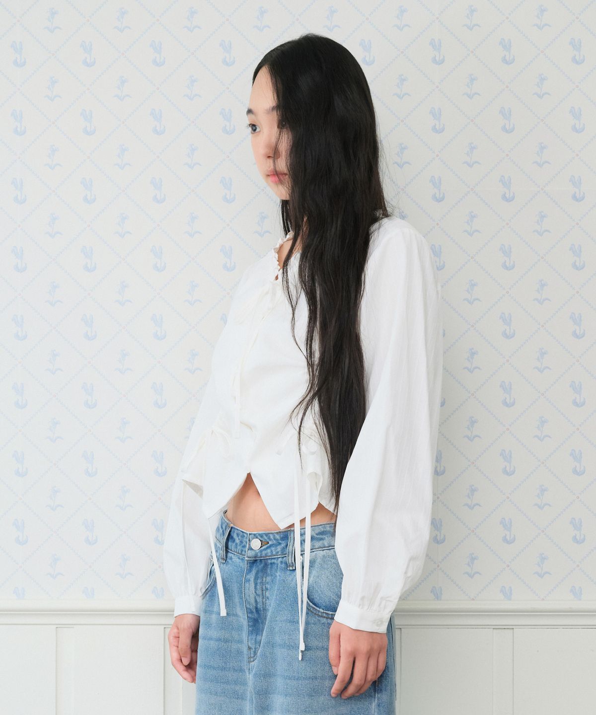 아메스 월드와이드(AMES-WORLDWIDE) CLASSIC SHIRRING BLOUSE WHITE