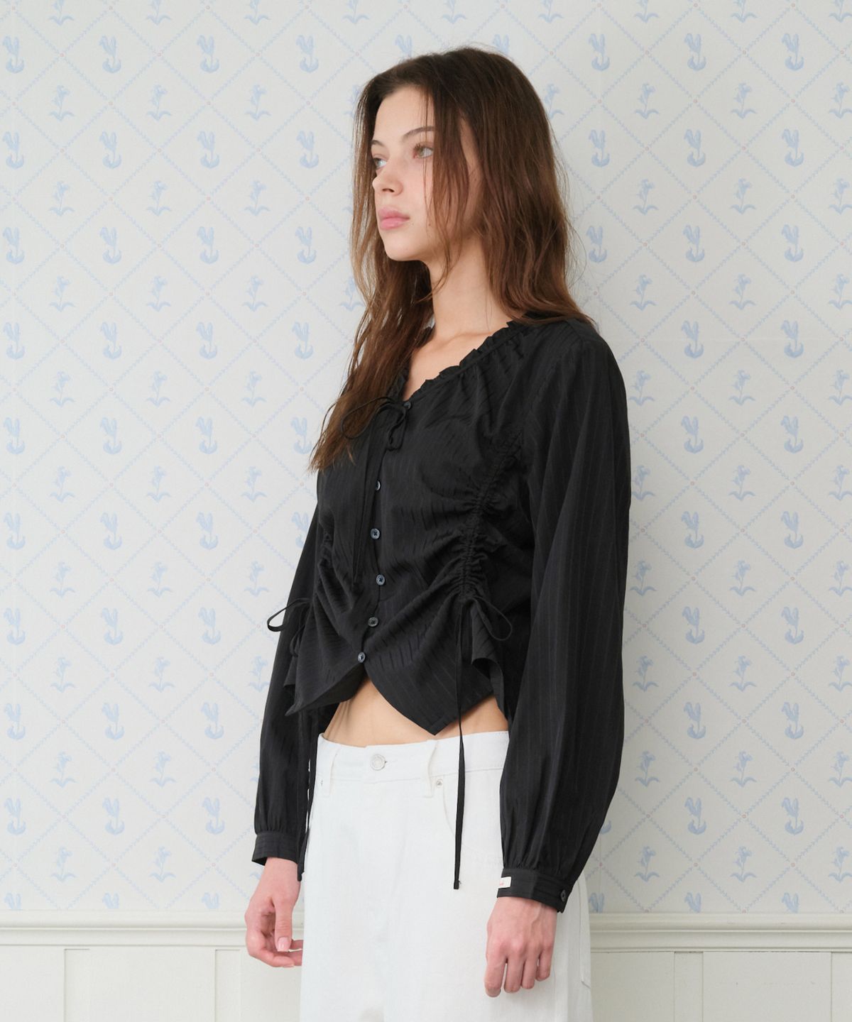 아메스 월드와이드(AMES-WORLDWIDE) CLASSIC SHIRRING BLOUSE BLACK