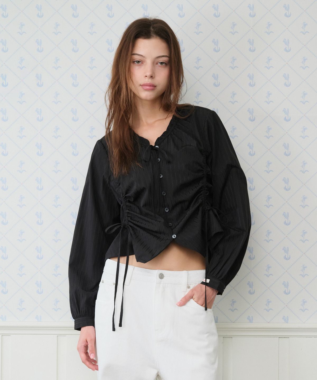 아메스 월드와이드(AMES-WORLDWIDE) CLASSIC SHIRRING BLOUSE BLACK