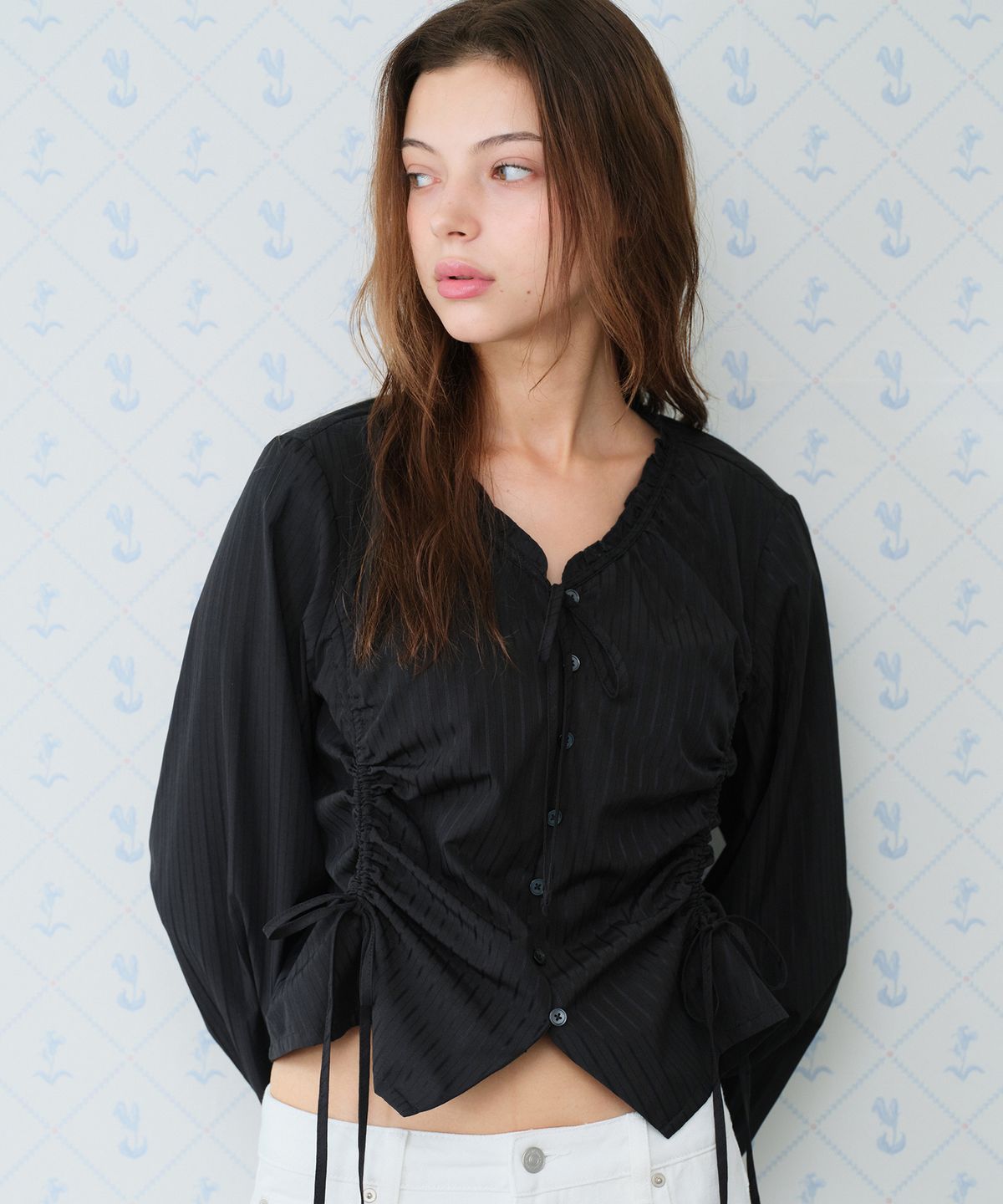 아메스 월드와이드(AMES-WORLDWIDE) CLASSIC SHIRRING BLOUSE BLACK