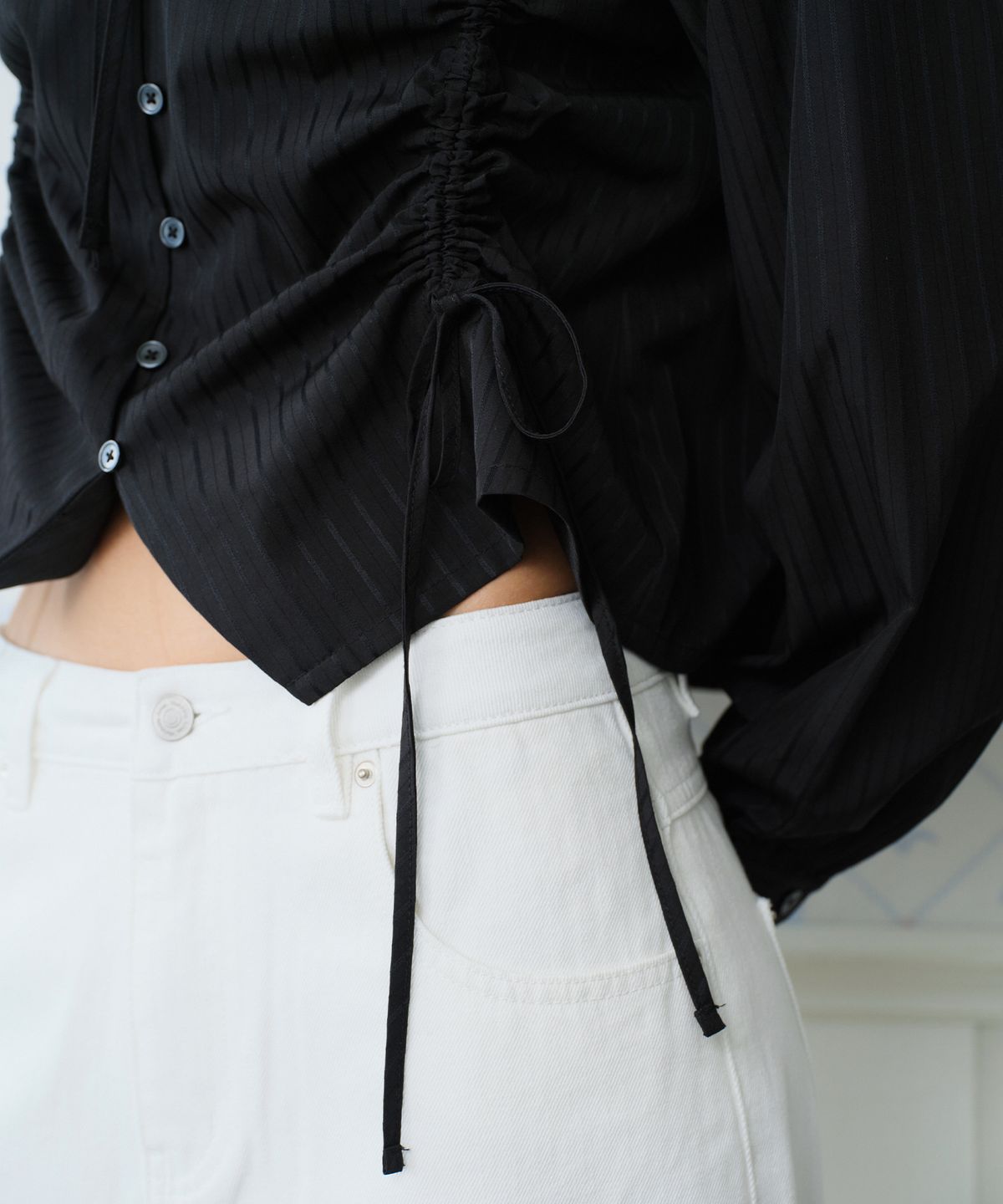 아메스 월드와이드(AMES-WORLDWIDE) CLASSIC SHIRRING BLOUSE BLACK
